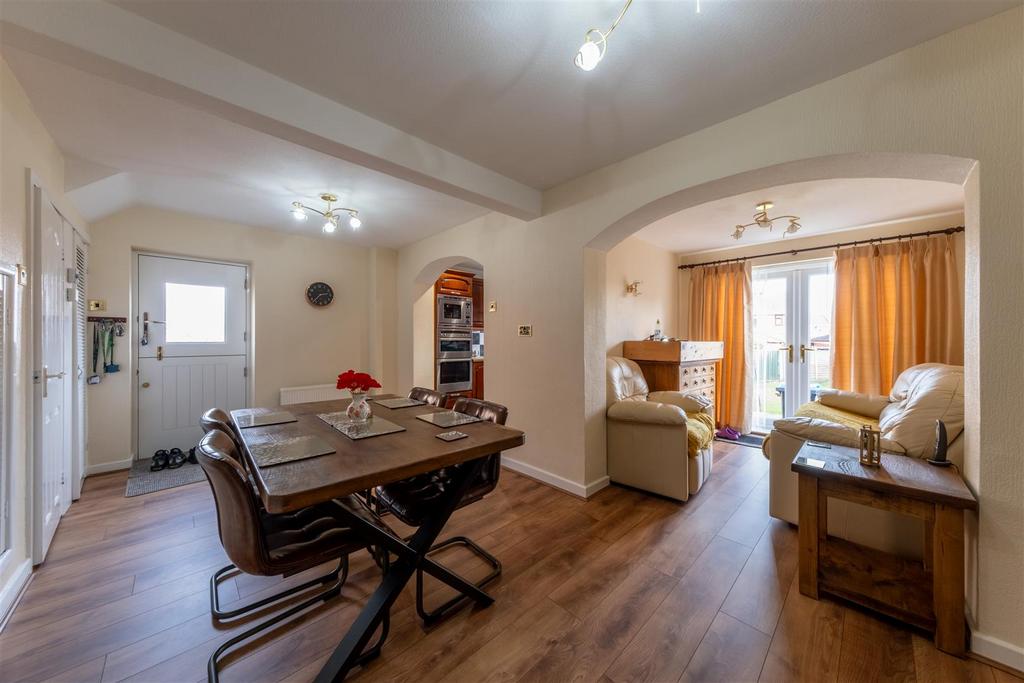 4 Meadow Lane-008.jpg
