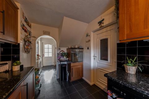 10 Dunham Road, Northwich, CW9 8EL