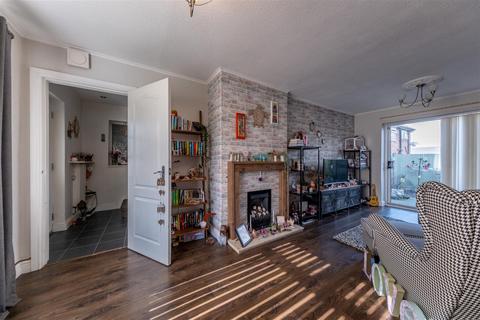 10 Dunham Road, Northwich, CW9 8EL