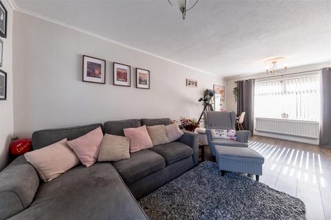 10 Dunham Road, Northwich, CW9 8EL