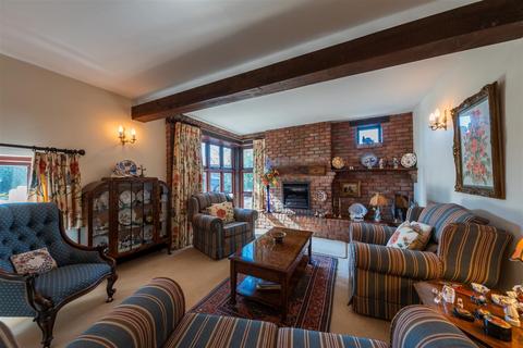 3 bedroom cottage for sale, Dalefords Lane, Northwich CW8
