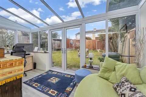 4 bedroom semi-detached house for sale, Victory Close, Bury St. Edmunds