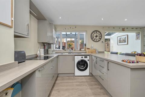 4 bedroom semi-detached house for sale, Victory Close, Bury St. Edmunds