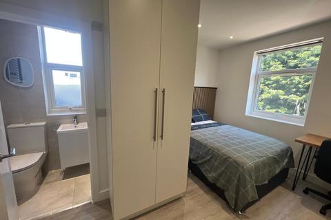 1 bedroom in a house share to rent, New Lane, Eccles, M30 7JW
