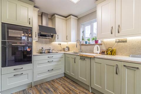 67 Edington Close, Toothill, Swindon, SN5 8LG