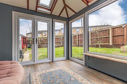 67 Edington Close, Toothill, Swindon, SN5 8LG