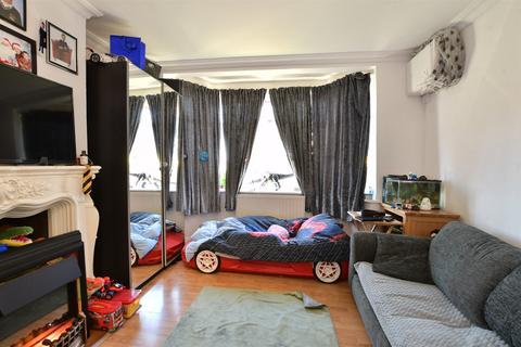 2 bedroom ground floor flat for sale, Mill Lane, Chadwell Heath, Essex