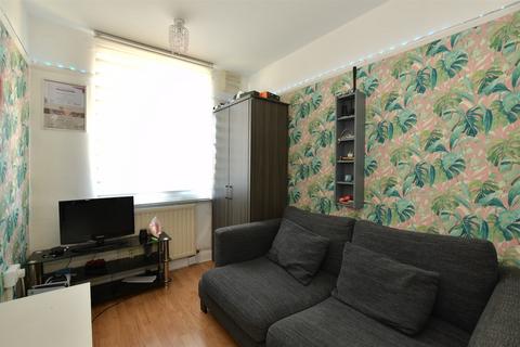 14 Mill Lane, Romford, RM6 6TU
