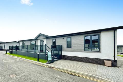 2 bedroom park home for sale, Canvey Island, Essex, SS8