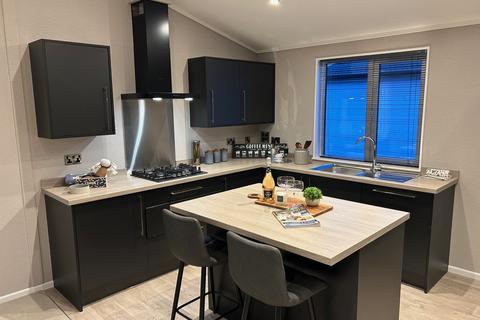 2 bedroom park home for sale, Canvey Island, Essex, SS8