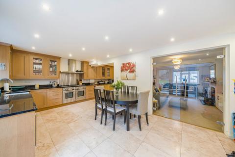 84 Caterham Drive, Coulsdon, CR5 1JG