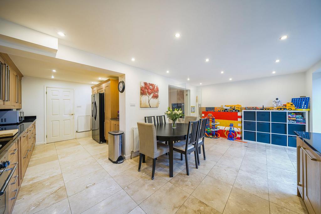 Kitchen / Dining Room