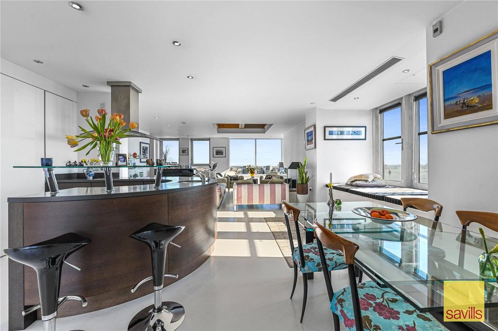 Kitchen/Dining Area
