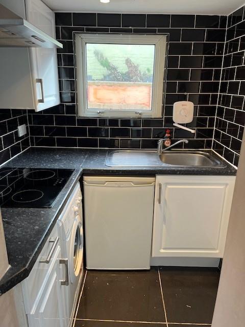 Kitchen 1.jpg