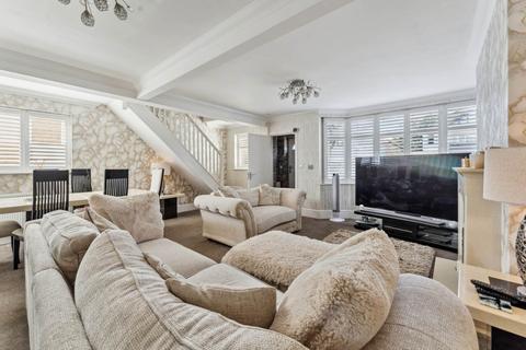 3 bedroom semi-detached house for sale, Eastfield Avenue, North Watford