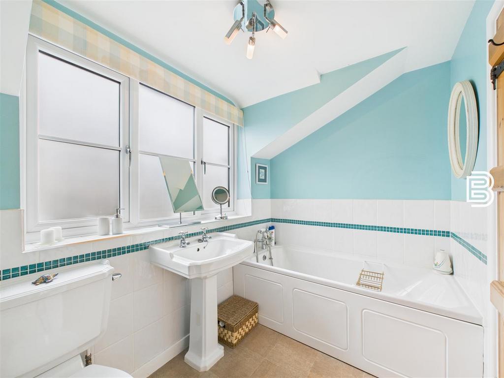 Bathroom.jpg