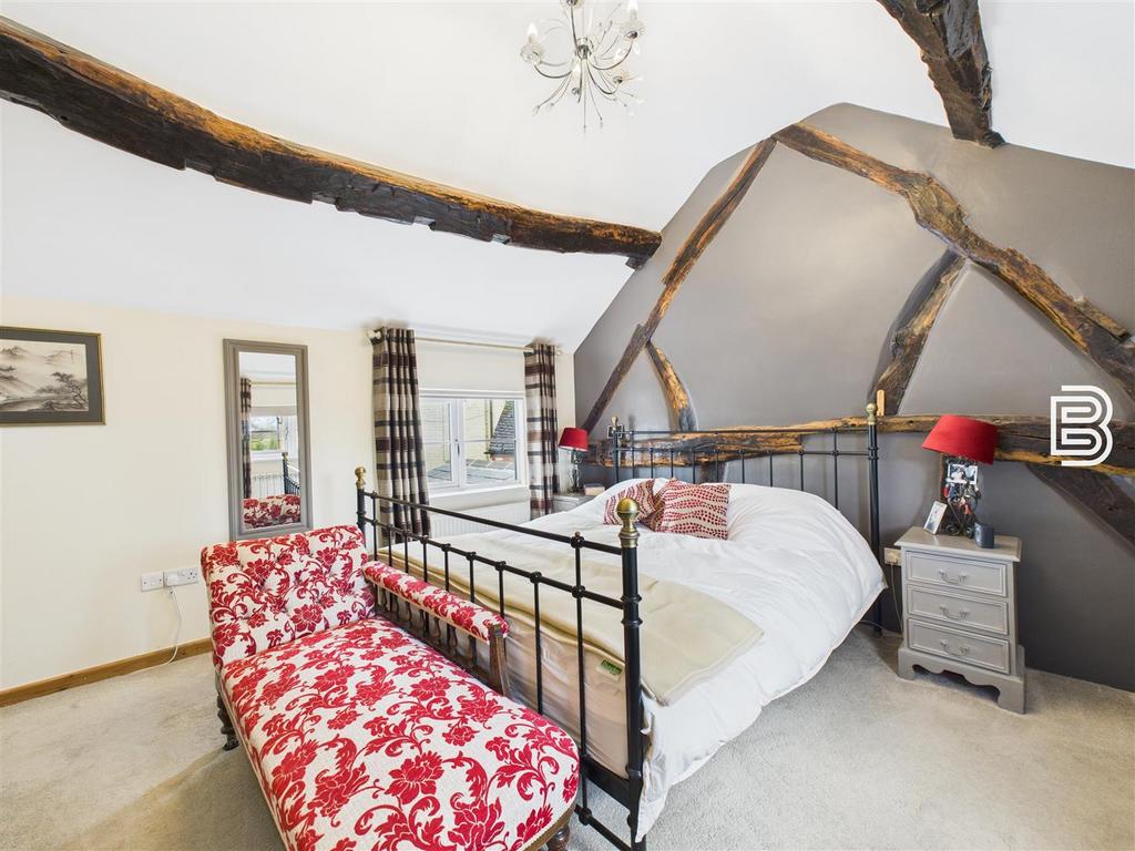 Bedroom 1 (1).jpg