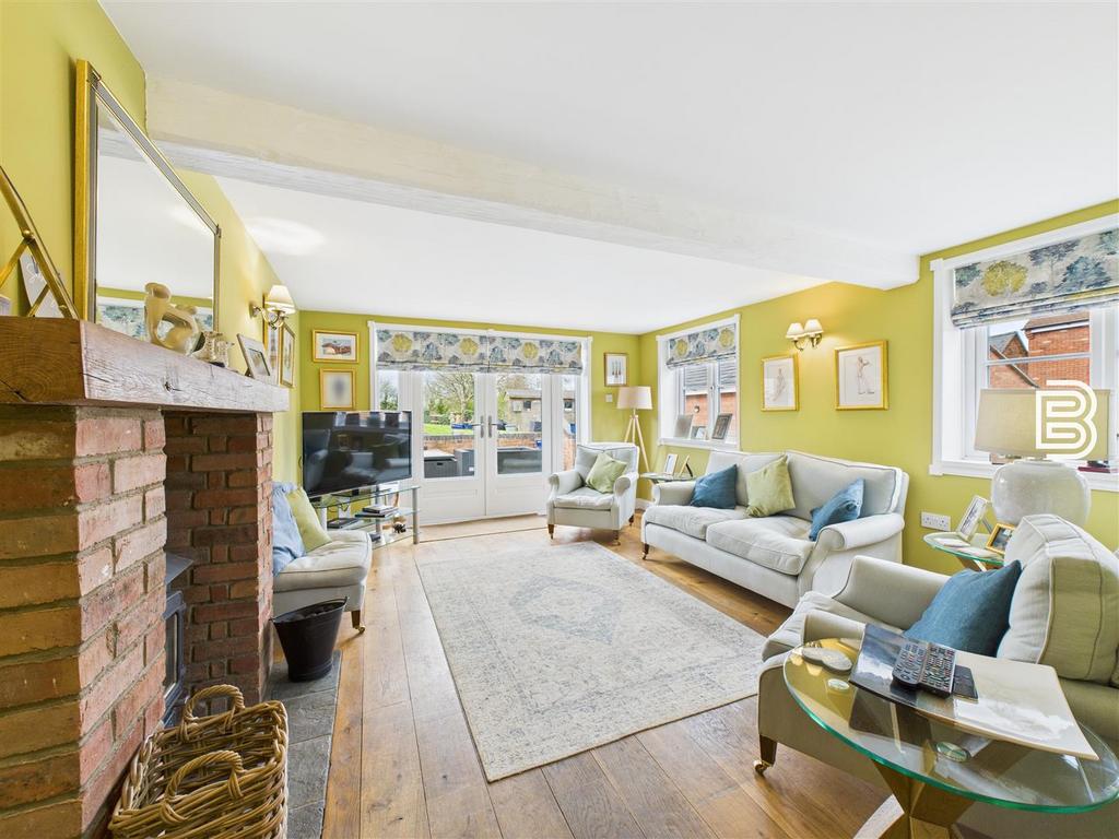 Living Room.jpg