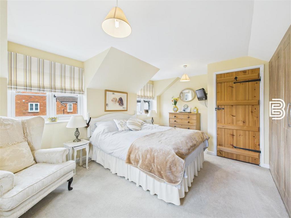 Bedroom 2 (2).jpg