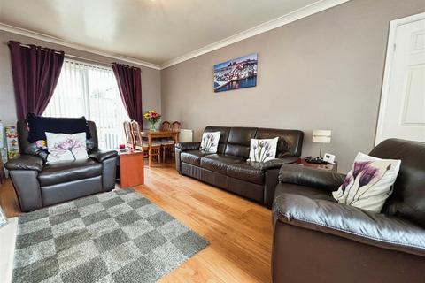 18 Kestrel Drive, Bradford, BD2 4HA