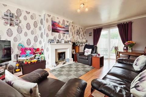 18 Kestrel Drive, Bradford, BD2 4HA