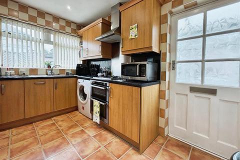 18 Kestrel Drive, Bradford, BD2 4HA