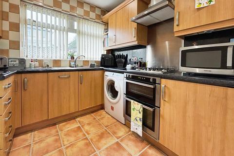 18 Kestrel Drive, Bradford, BD2 4HA
