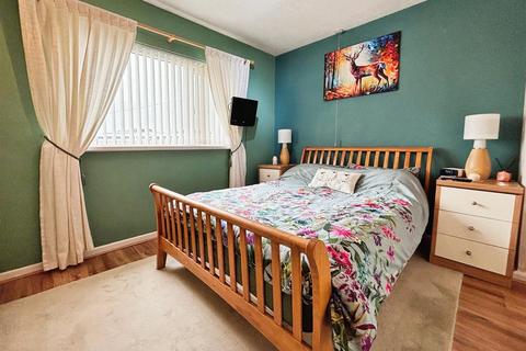 18 Kestrel Drive, Bradford, BD2 4HA