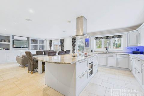 5 bedroom detached house for sale, Noak Hill Road, Billericay
