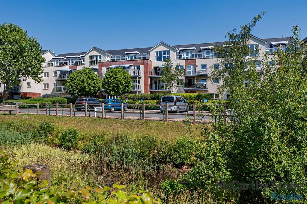 Ellisfields Court