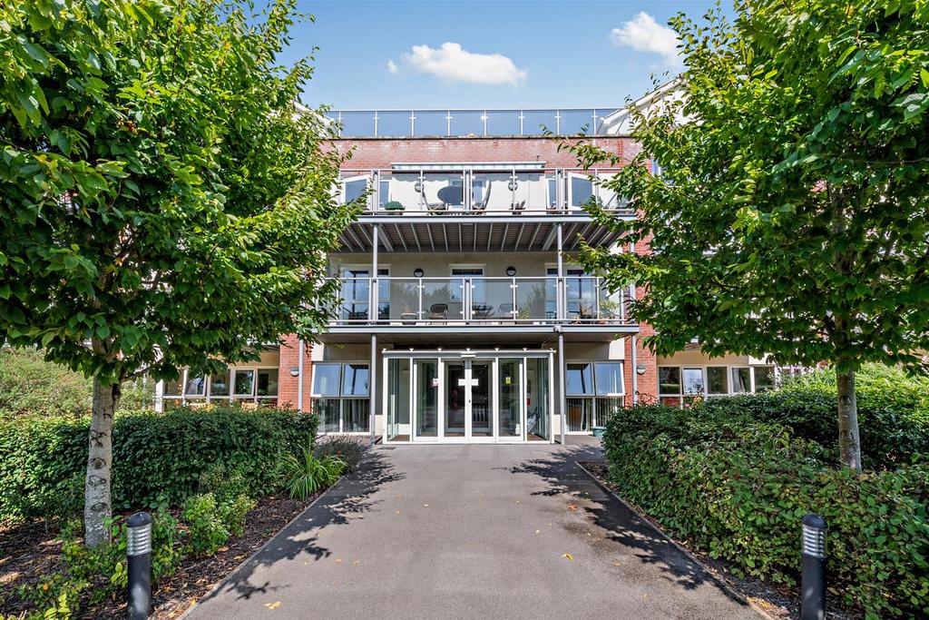 Ellisfields Court
