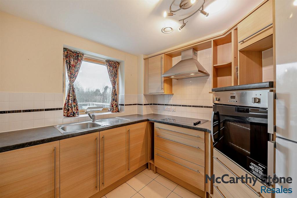 Kitchen: