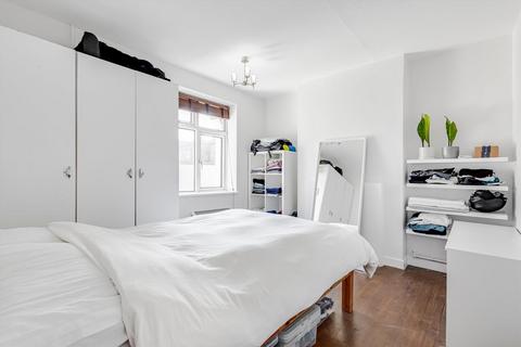 1 bedroom flat for sale, Wandsworth Road, London SW8