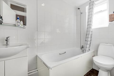 1 bedroom flat for sale, Wandsworth Road, London SW8