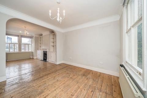 3 bedroom semi-detached house to rent, Heath Gardens, Twickenham TW1