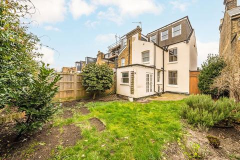 3 bedroom semi-detached house to rent, Heath Gardens, Twickenham TW1