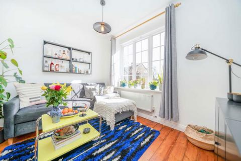 2 bedroom flat for sale, Mortimer Crescent, London NW6