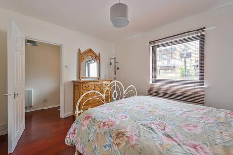 undefined, Horseferry Road, Wapping, London, E14