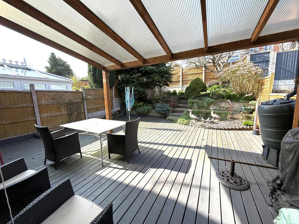 5 delafield patio.jpeg
