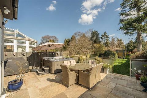 37 Luffman Road, London, SE12 9SZ