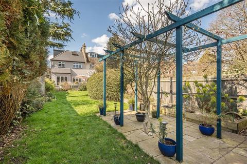 37 Luffman Road, London, SE12 9SZ
