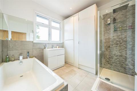 37 Luffman Road, London, SE12 9SZ