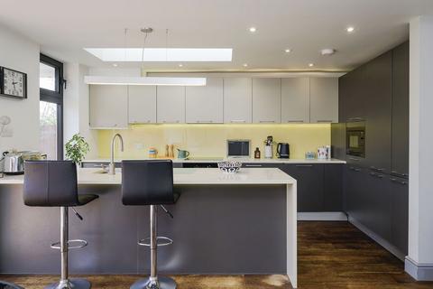 89 Adela Avenue, New Malden, KT3 6LG