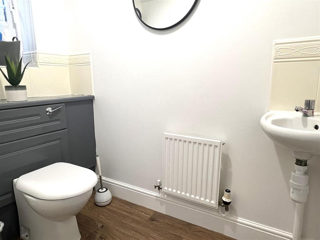 Cloakroom/WC