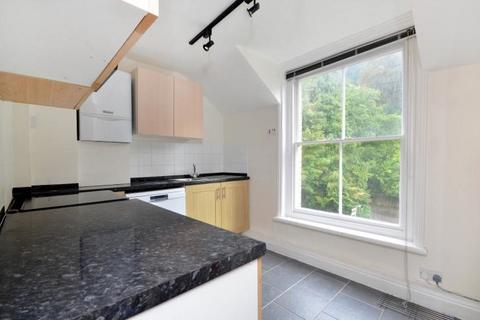 2 bedroom flat for sale, Meadowside, Charterhouse Road, Godalming, Surrey, GU7