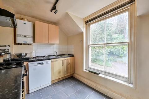 2 bedroom flat for sale, Meadowside, Charterhouse Road, Godalming, Surrey, GU7