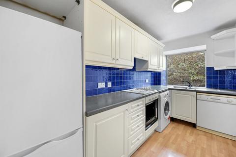 2 bedroom apartment to rent, South Park Hill Road, South Croydon, CR2