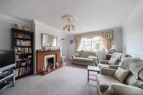 2 bedroom bungalow for sale, Cromwell Court, Ashdene Close, Willerby, Hull, HU10