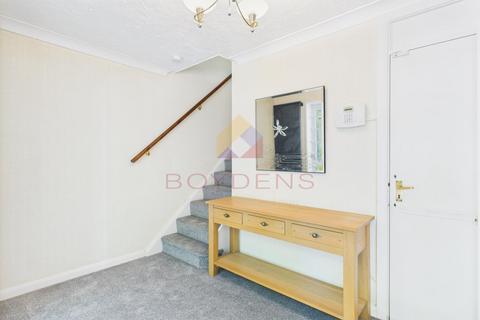 3 bedroom end of terrace house for sale, Oaks Drive, Colchester CO3