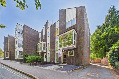 3 bedroom end of terrace house for sale, Oaks Drive, Colchester CO3